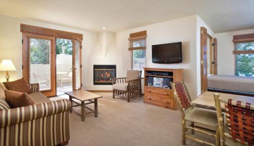 Wyndham Taos 1BR Apartment with Resort Access - image 14