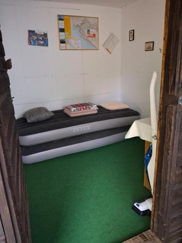 LAND FOR YOUR TENT NEXT TO A RIVER WITH A GARDEN SHACK ROOM you get two bicycles for amazing views and two water floats for a nice river run USE THE LOCATION NOT THE ADDRESS TO GET HERE bathroom is a bit different so check YouTube video RiverRunDusko, Ljubljana (photo 5)