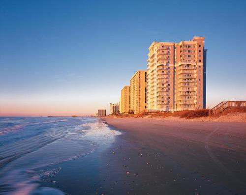 Wyndham Seawatch 2BR Apartment with Resort Access - image 4