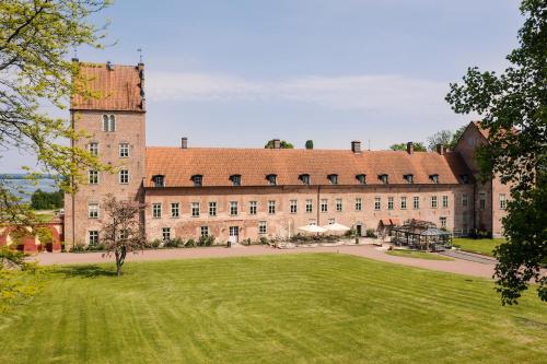 . Bäckaskog Slott