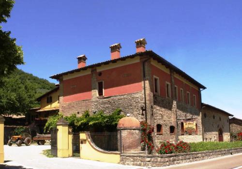  Agriturismo La Tintoria, Castello di Serravalle bei Castel dʼAiano