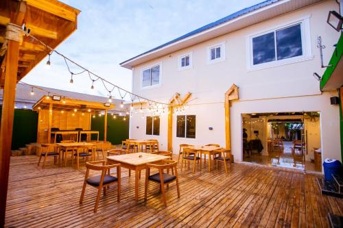 Gold barbecue apartments in Tanga