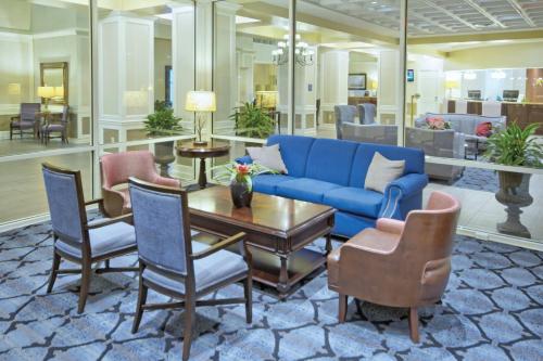 Wyndham Old Town Alexandria 1BR Apartment with Resort Access - image 10