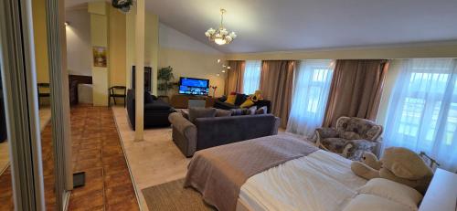 Daugava rrlux Penthouse with fireplace and free parking, Riga