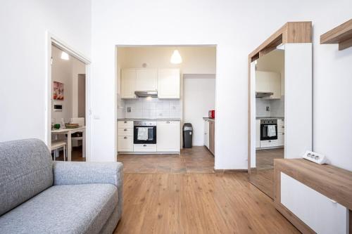 Modern Cozy Apartment 4 min Metro WiFi AC, Řím (fotografie 5)