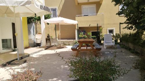 Three lindens in Podi