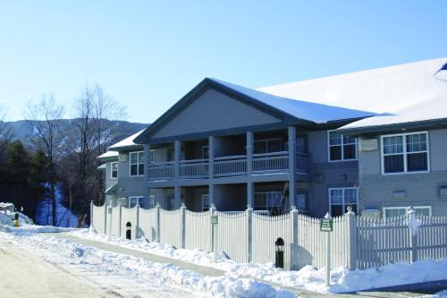 Wyndham Smugglers' Notch 3BR Apartment with Resort Access - image 2