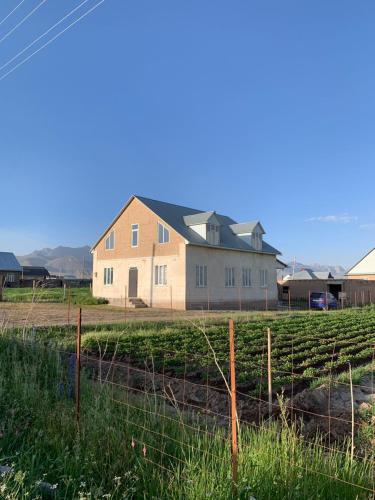 Omurbek Guesthouse