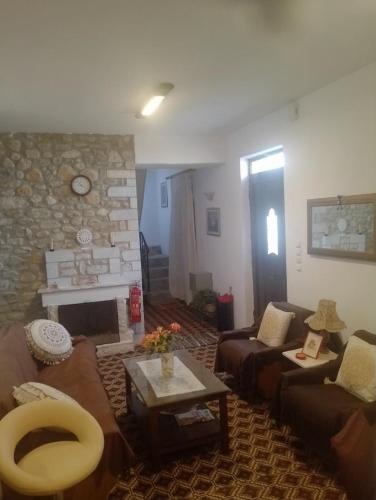 Efterpi's Tower House! εύ τέρπω she who brings joy gîte à louer Annína