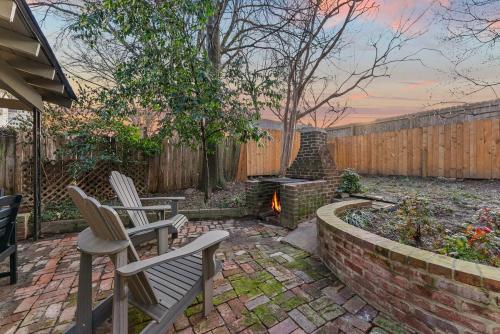 Elegant Home, Perfect for Groups with 4 King Beds near Memphis Zoo