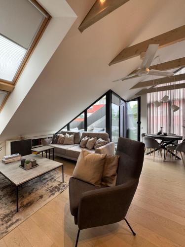 One-Bedroom Apartment image 5