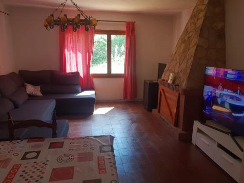 Casa chalet rustica con piscina y campo de futbol in El Pont d'Armentera