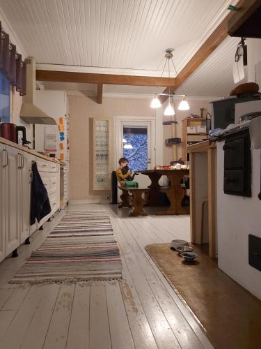 Rooms in a big wooden home, homestay in Muonio