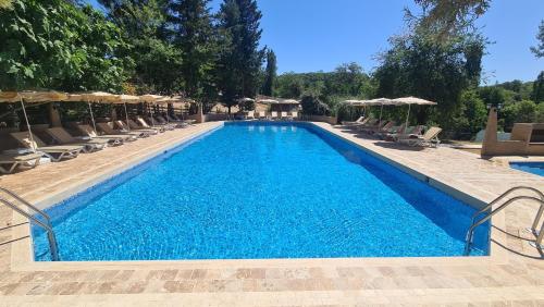 Peldbaseins, Polonezköy Country Club in Polonezkoy