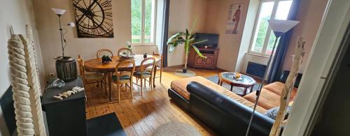 appartement entier, 2 chambres, 7 couchages, tout équipé (appartement entier, 2 chambres, 7 couchages, tout equipe) in Landerneau