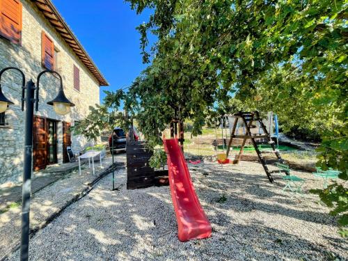 Detached Villa with Games Room, Pool, and Panoramic Views in San Damiano in San Damiano