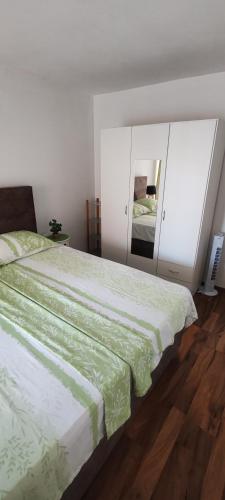 One-Bedroom Apartment image 10
