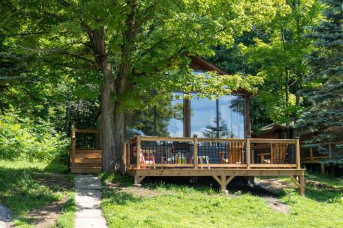 Lake Muskoka Deluxe 2-bdrm Cottage - Pier 100 #60