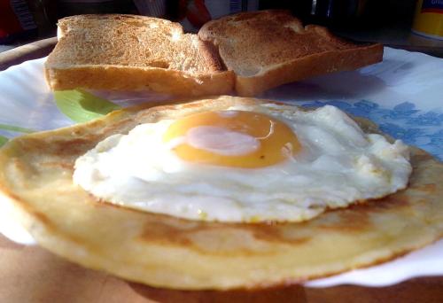 Maistas ir gėrimai, Budget self-contained room on the GROUND FLOOR at JamboHouse Lamu in Lamu