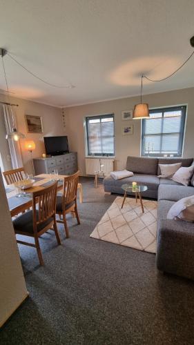 Surforama Ferienwohnung Fehmarn mit Garten in Neujellingsdorf