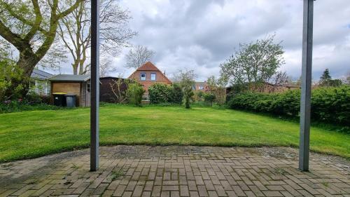 Surforama Ferienwohnung Fehmarn mit Garten in Neujellingsdorf