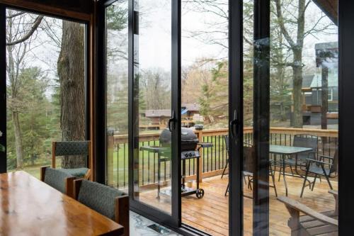 Lake Muskoka Deluxe 3-bdrm Cottage - Pier 100 #80 in Windermere (ON)