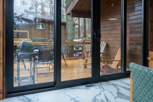 Lake Muskoka Deluxe 3-bdrm Cottage - Pier 100 #80 in Windermere (ON)