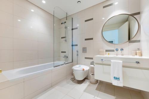 FAM Living 2 Bedroom Coastal Luxe Haven in Beach Vista, Dubaï (photo 10)