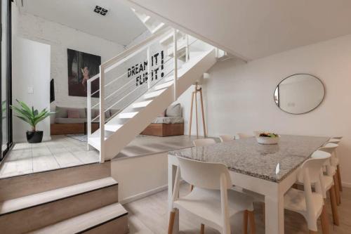 Loyola 1500 'B' - 3 Bd 4 Ba Patio Grill & BBQ