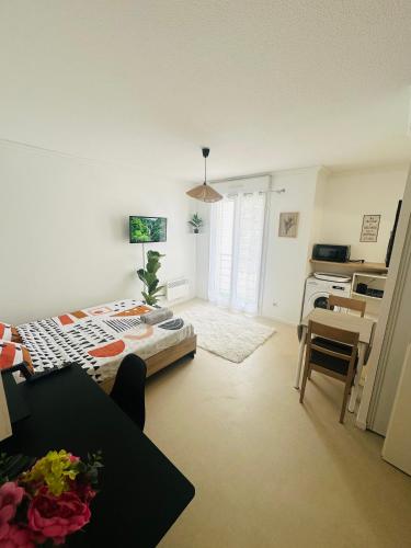 Lumineux & cosy studio in Beaulieu