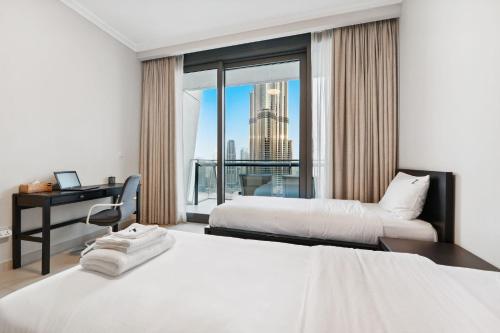 Luxurious 3-Bedroom Apartment in Downtown Dubai, Дубай (фото 3)