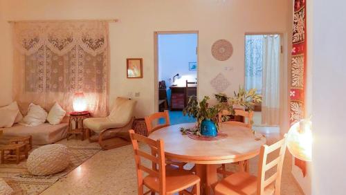 הבית על הנחל, HaGoshrim (foto 2)