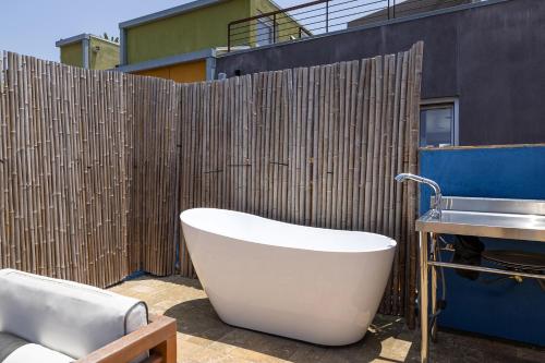 Artsy Venice Beach Canals Studio w/Rooftop & Sauna, Los Angeles (fotografie 9)