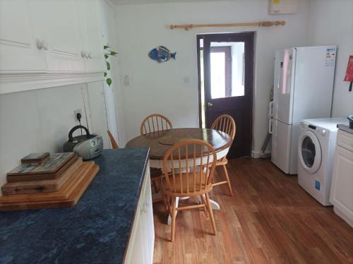 Tievemore - Connemara Bayfront Retreat in Moyard