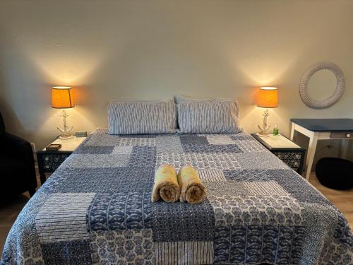 Malyn 122, Waterfront condo, few blocks to beach in St Pete Beach, USA