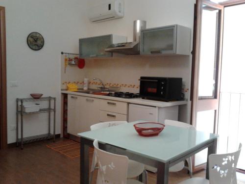 One-Bedroom Apartment image 10