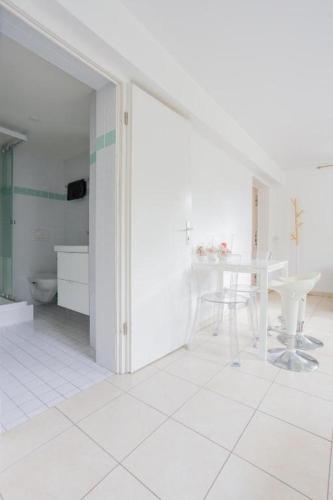 2 room apartment, free parking and wifi, Ginebra (foto 9)