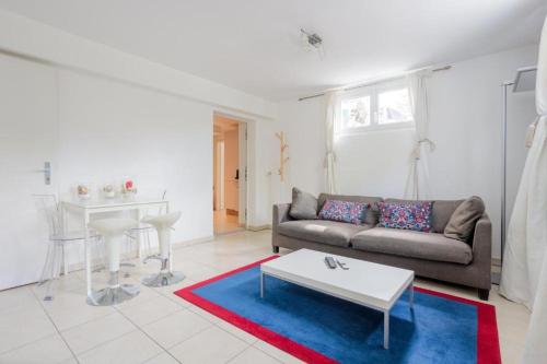 2 room apartment, free parking and wifi, Ginebra (foto 10)