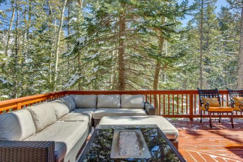 Idaho Springs Cabin with Hot Tub on Half Acre! in Idaho Springs, USA