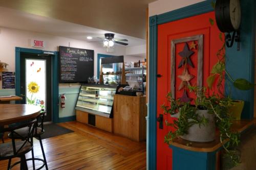 Auberge d'Anjou-Surya Cafe in Petit Rocher (NB)