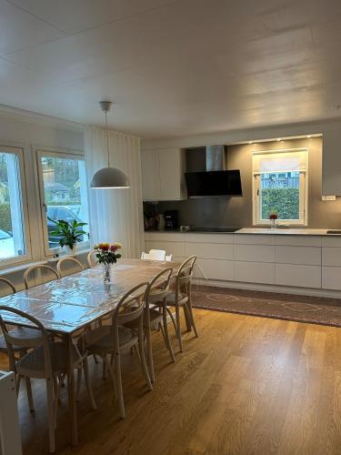 Modern villa near city & nature in Tuve