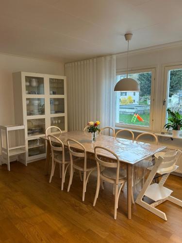 Modern villa near city & nature in Tuve