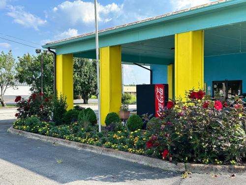 MOTOR INNS OF AMERICA in Madisonville (TN)