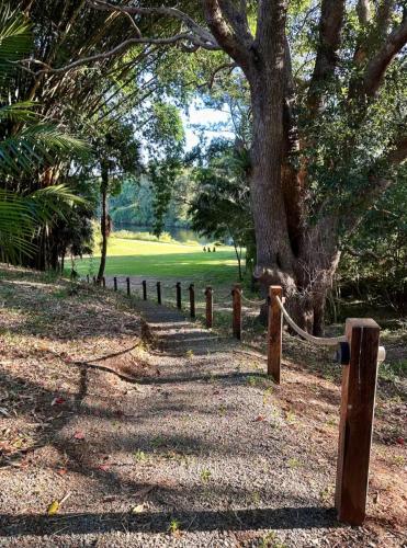 Bello BigRig Luxury Riverfront Escape Close to Town in Bellingen