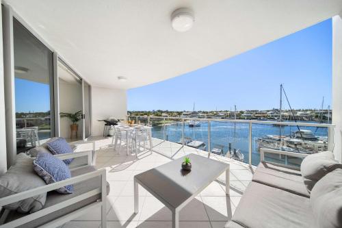 Waterfront Elegance with Pool & Jetty Access, Buddina (foto 9)