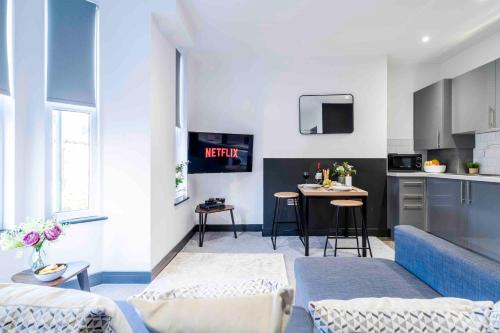 One-Bedroom Apartment image 7