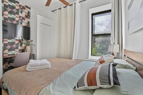 Designer 2 Bedroom Comfort Near Central Park