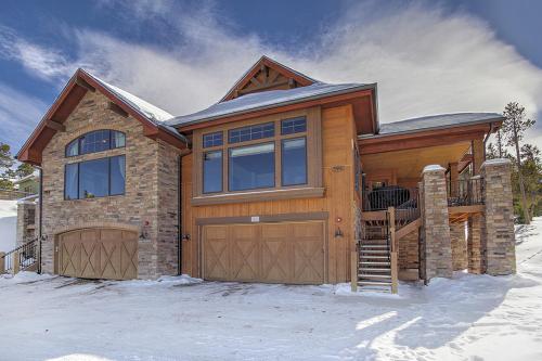 Lofty Fox Villa Townhouse in Sally Barber