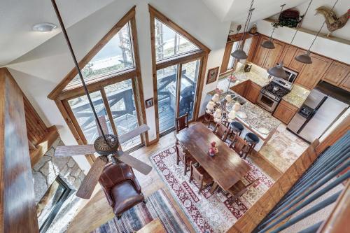 Amber Sky - Ski-In Ski-Out Apartment - image 8