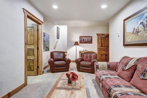 Amber Sky - Ski-In Ski-Out Apartment - image 6